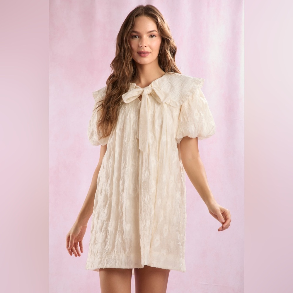A42- White Peach Mini